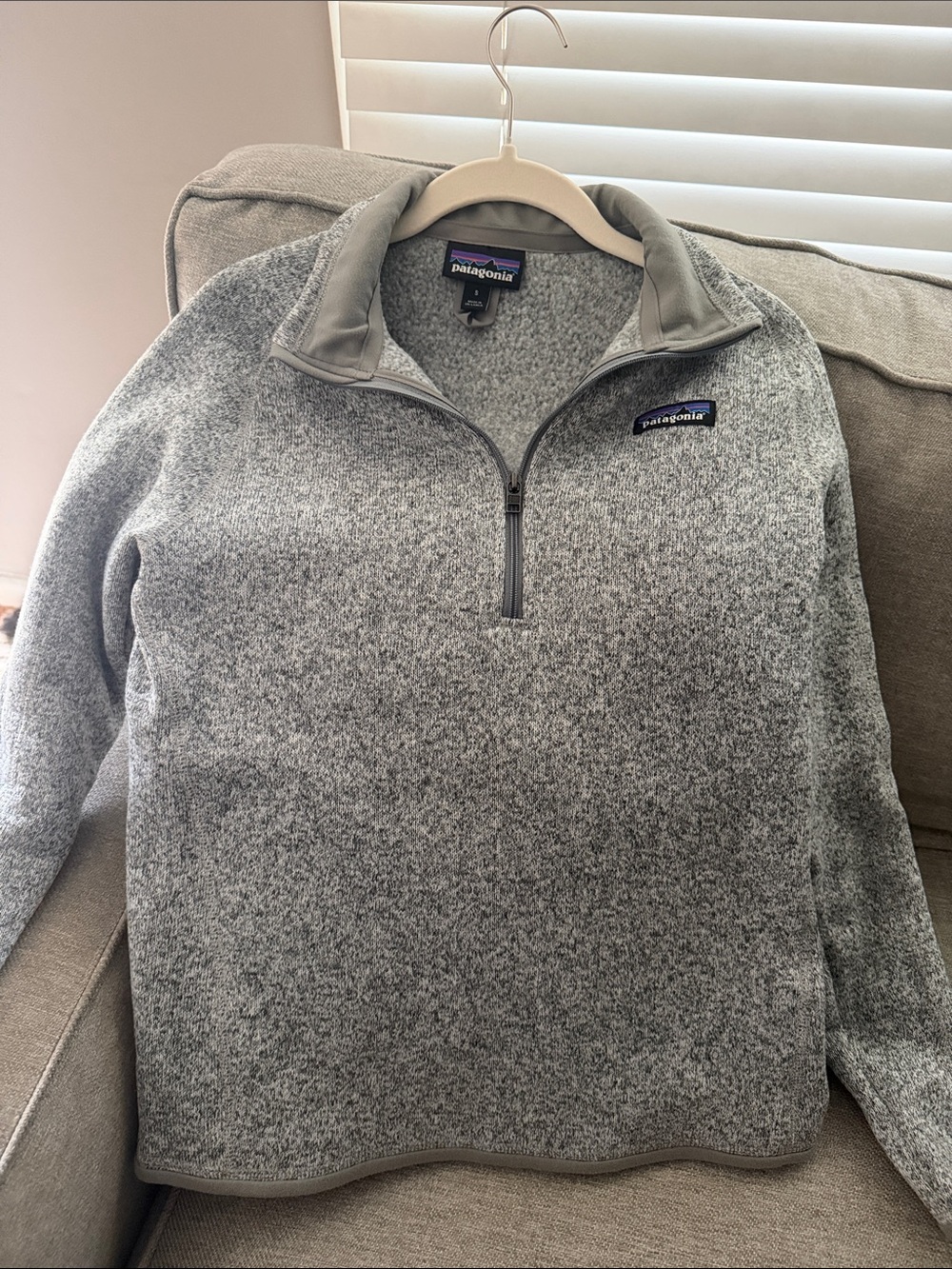 Patagonia women’s Heather Gray Quarter-Zip Fleece Pullover